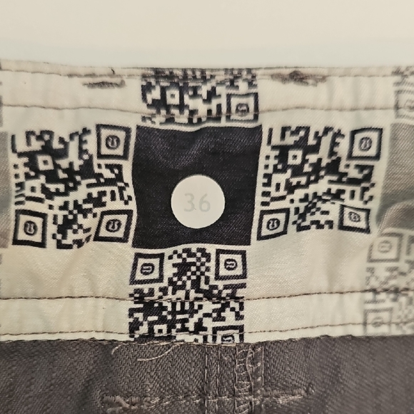 🍄 Lululemon Men's Gray Shorts, Size 36 - Picture 9 of 12